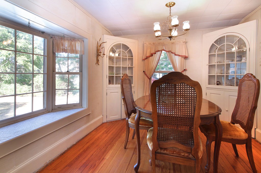 93 Walnut Hill Road Newton, MA 02461 - Photo 8 of 23