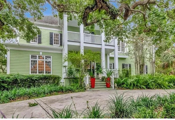 $24,000 | 6220 Bayshore Boulevard, Tampa, FL 33611
