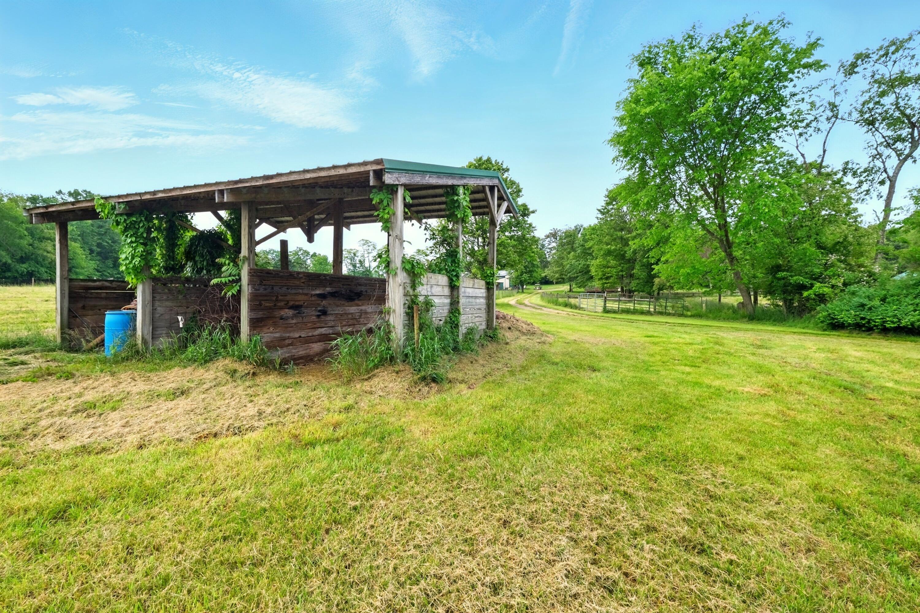 7955 Horn Road Gambier, OH 43022 - Photo 13 of 90 Photo_068
