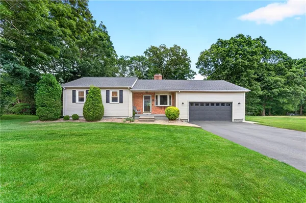 $670,000 | 12 Briar Hill Drive, Cranston, RI 02921
