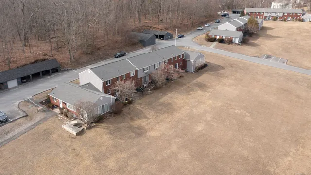 $2,800 | 86 Old Farms Lane, Unit 86, New Milford, CT 06776