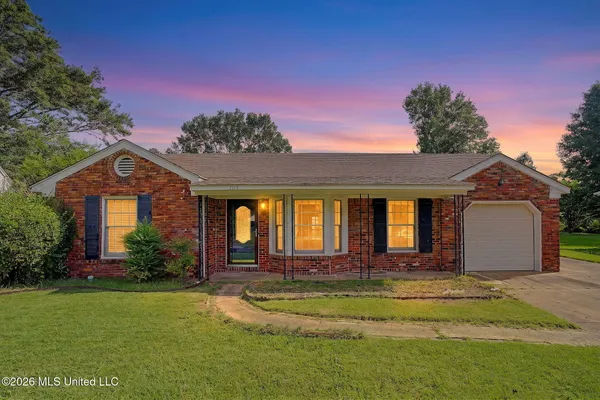 $225,000 | 2118 Cedarcrest Drive, Southaven, MS 38671
