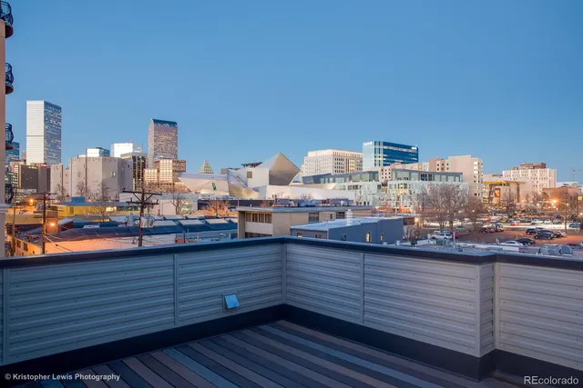 a view of building with an outdoor space