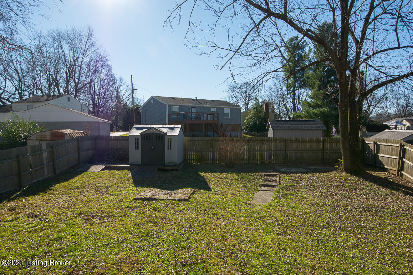 9524 Fairground Road Louisville, KY 40291 - Photo 44 of 45 Yard