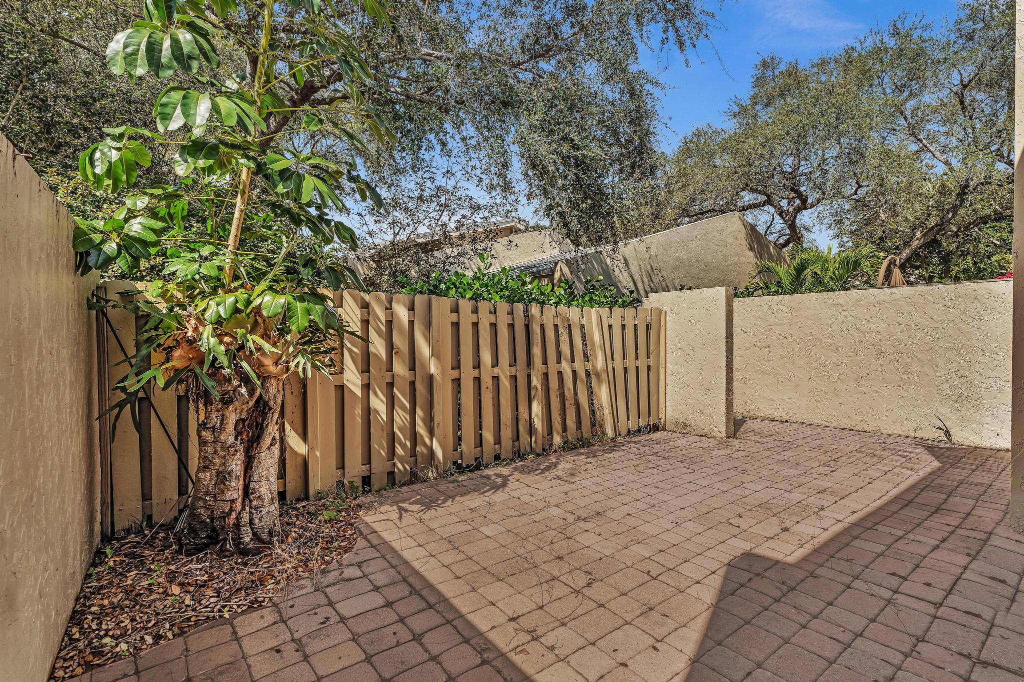 1400 Northwest 9th Avenue, Unit E33 Boca Raton, FL 33486 - Photo 4 of 51 FPP00381