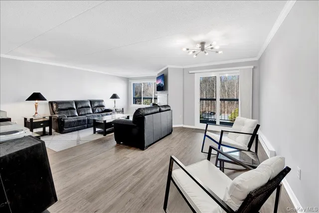 $419,000 | 400 High Point Drive, Unit PH6, Hartsdale, NY 10530