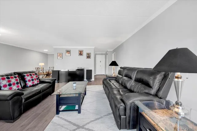 $419,000 | 400 High Point Drive, Unit PH6, Hartsdale, NY 10530