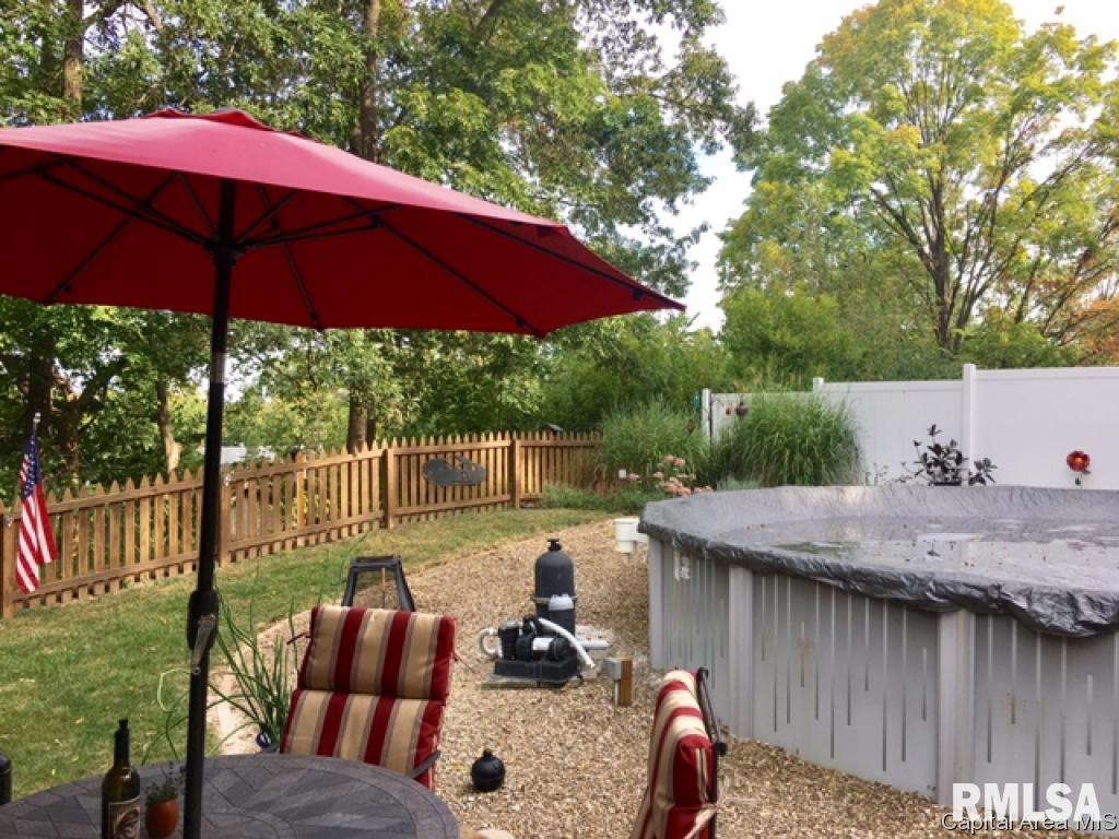 222 West Rutledge Street Petersburg, IL 62675 - Photo 5 of 34 Gallery Image 5