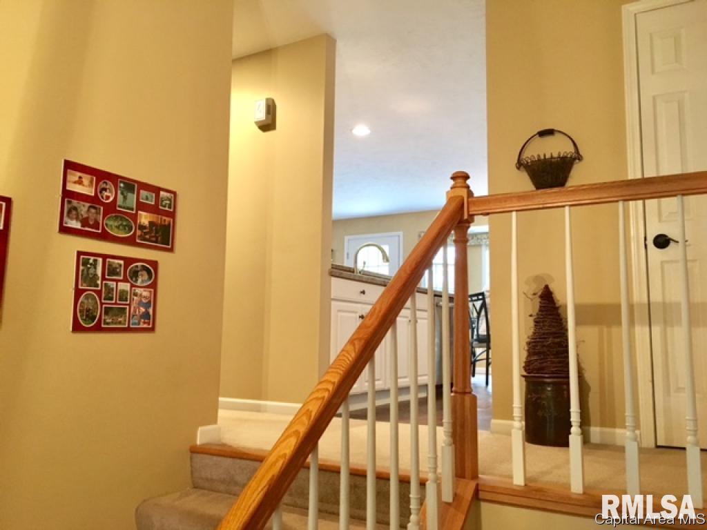 222 West Rutledge Street Petersburg, IL 62675 - Photo 7 of 34 Gallery Image 7