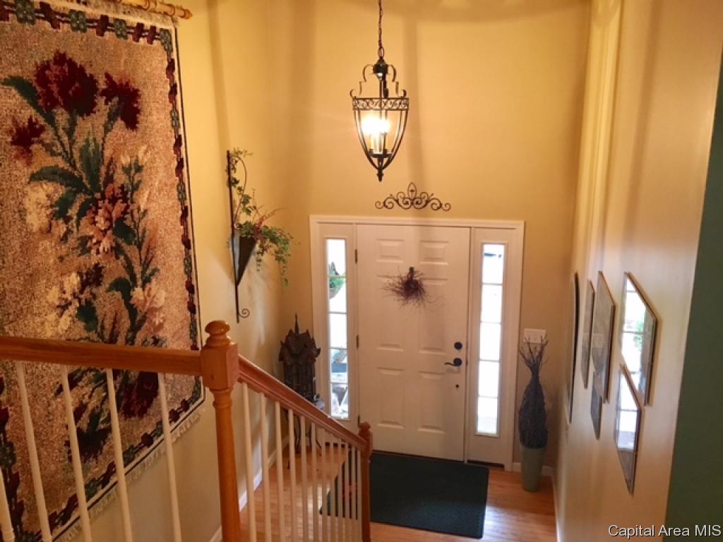 222 West Rutledge Street Petersburg, IL 62675 - Photo 8 of 34 Gallery Image 8