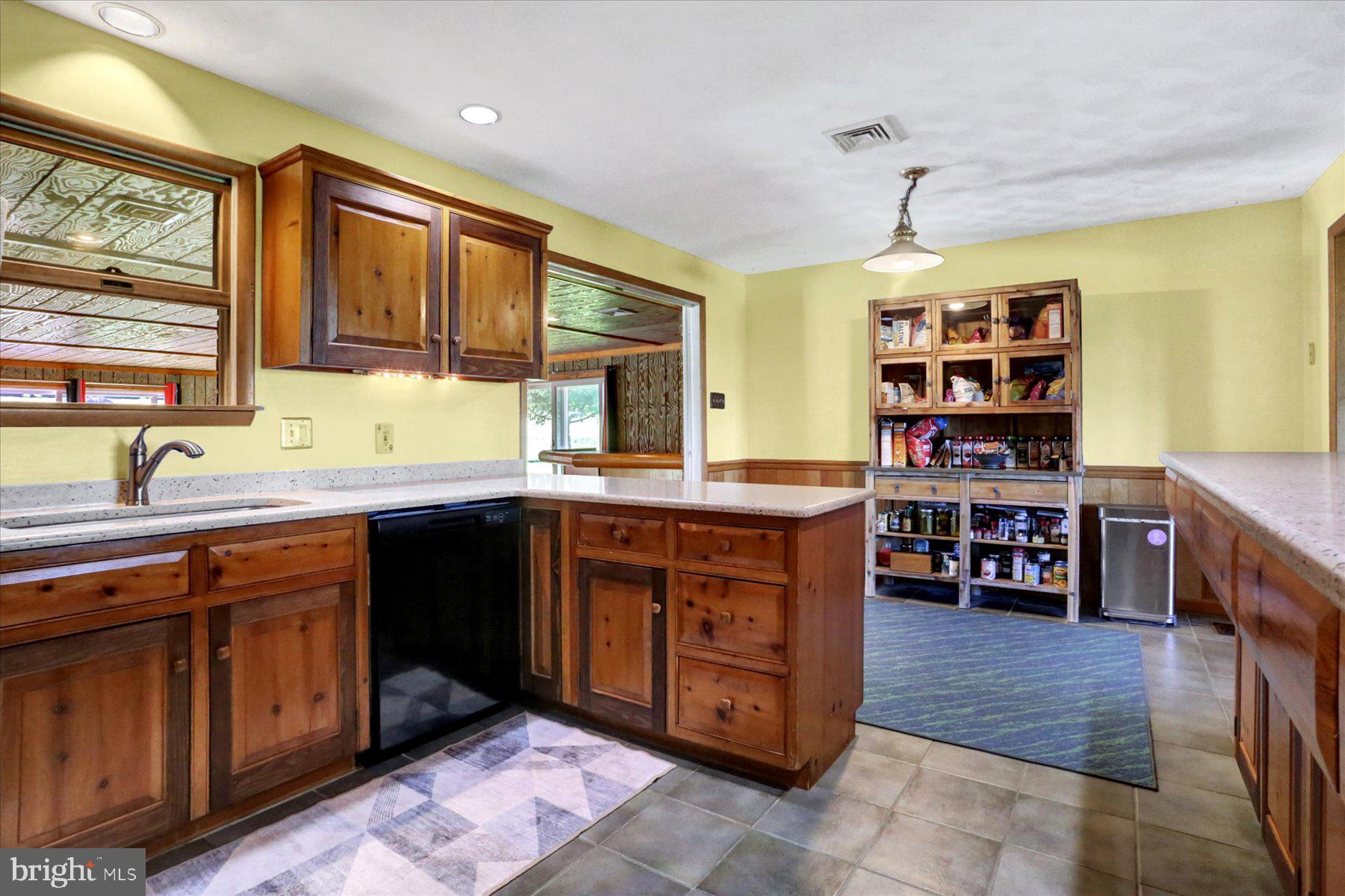 307 Mountain Road Lewisberry, PA 17339 - Photo 11 of 43 Gallery Image 11