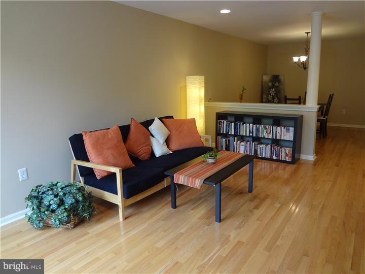 33 McComb Road Princeton, NJ 08540 - Photo 2 of 24