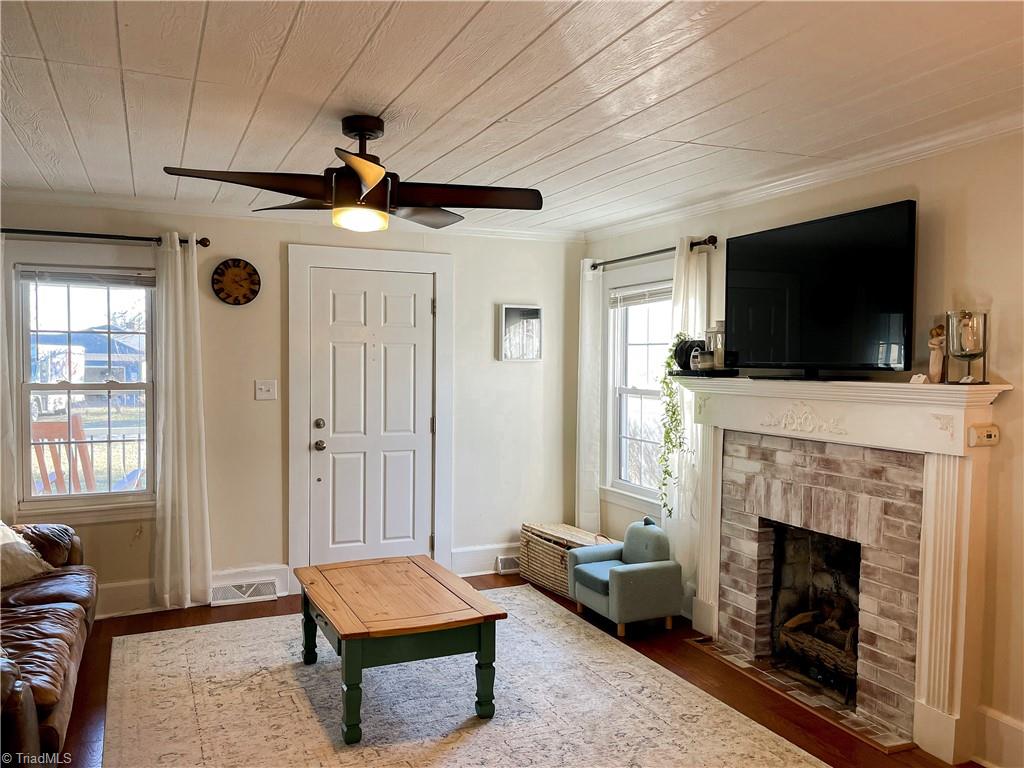 370 Armstrong Road Pilot Mountain, NC 27041 - Photo 4 of 43 Gallery Image 4