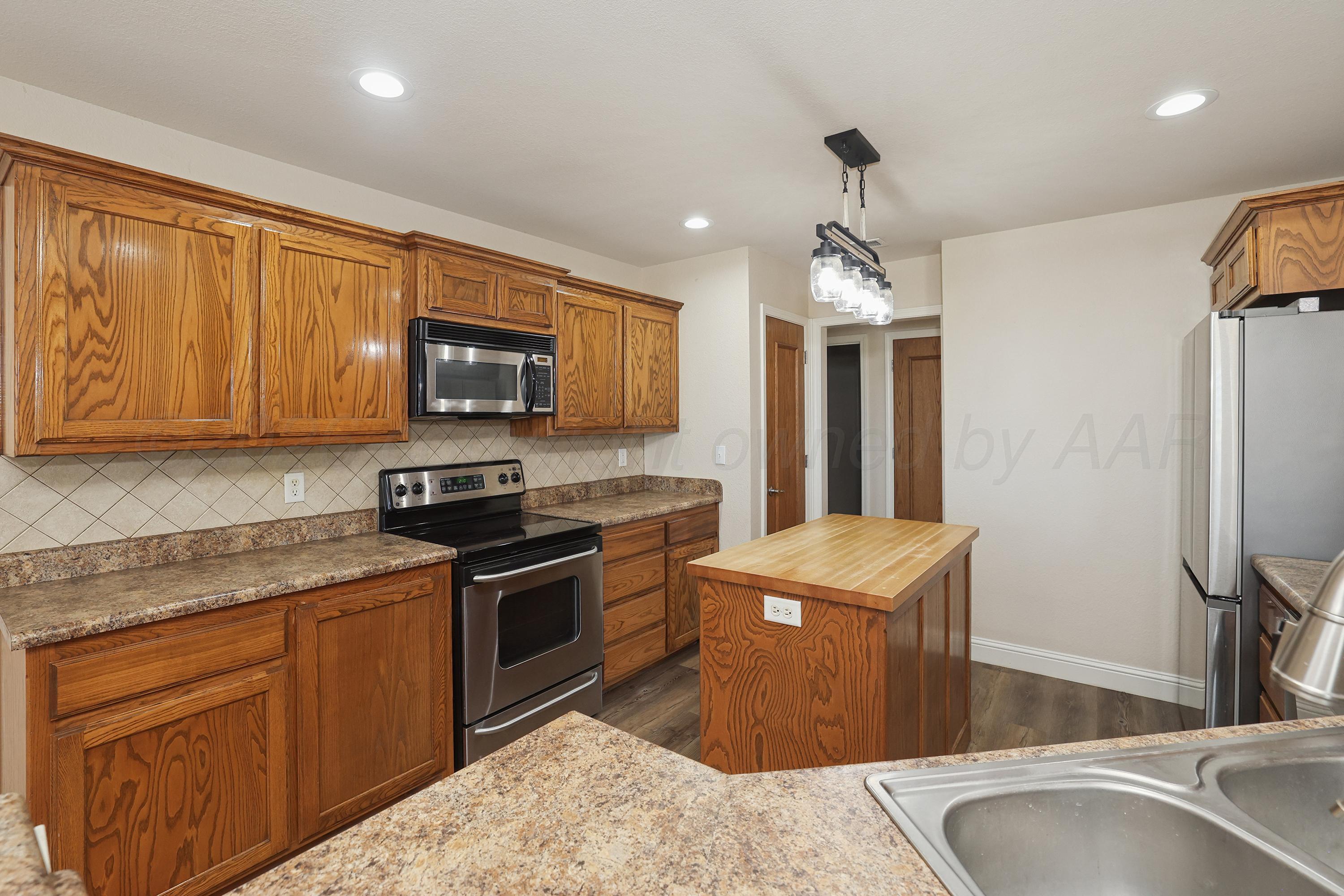17401 Farm To Market Road 2575 Amarillo, TX 79108 - Photo 16 of 54 14-Kitchen