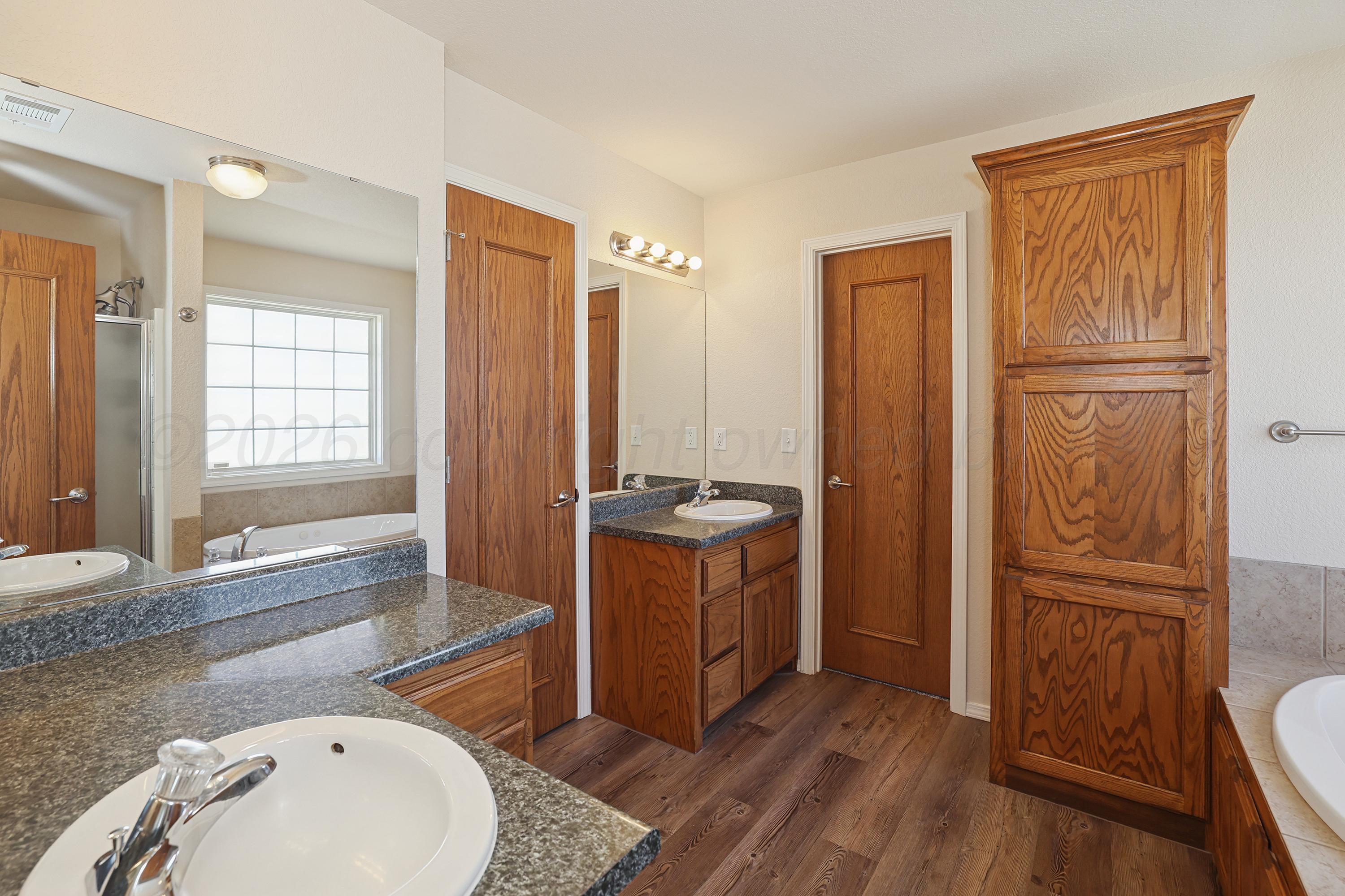 17401 Farm To Market Road 2575 Amarillo, TX 79108 - Photo 22 of 54 20-Primary Bath