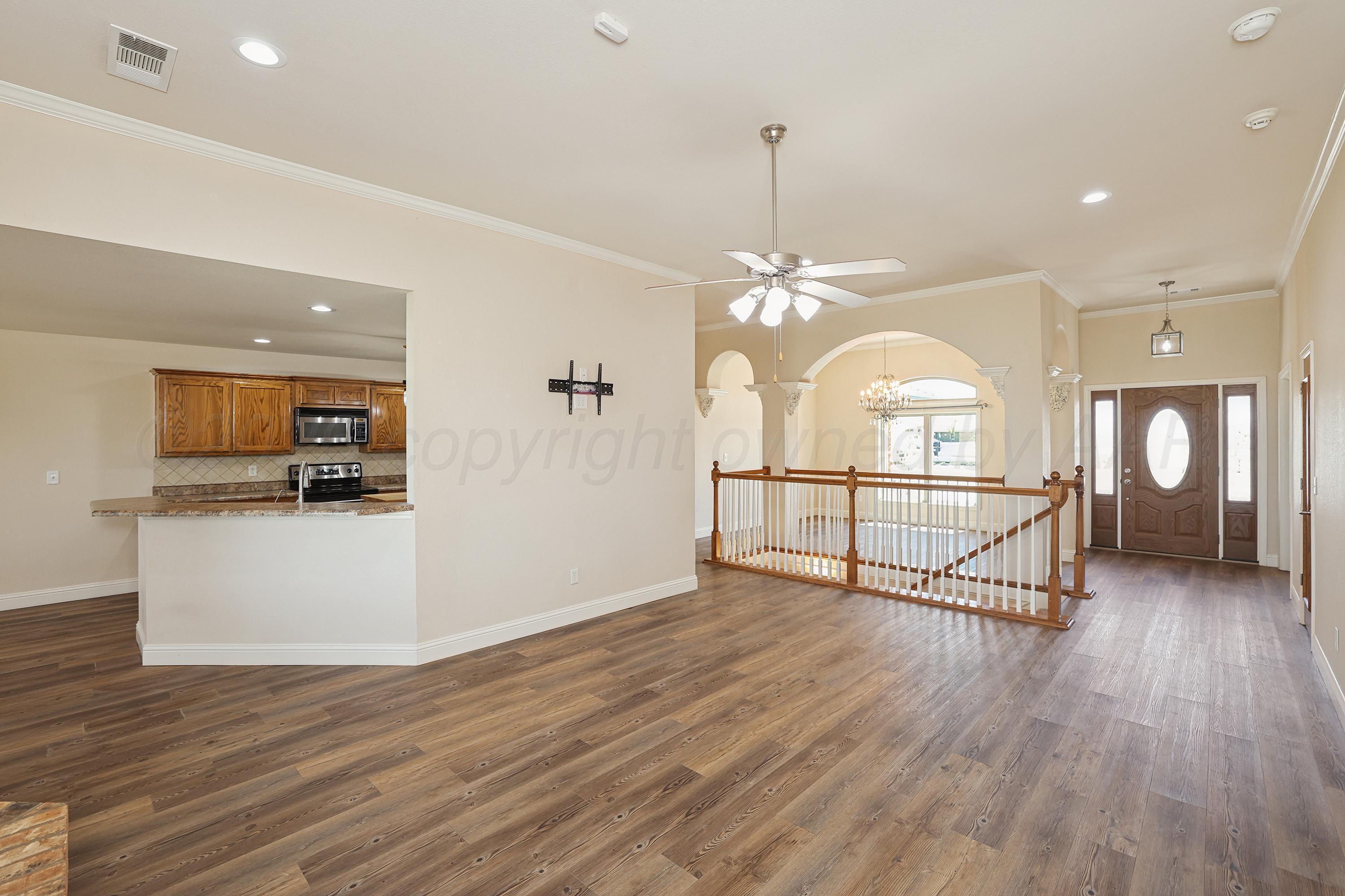 17401 Farm To Market Road 2575 Amarillo, TX 79108 - Photo 8 of 54 6-Living Area