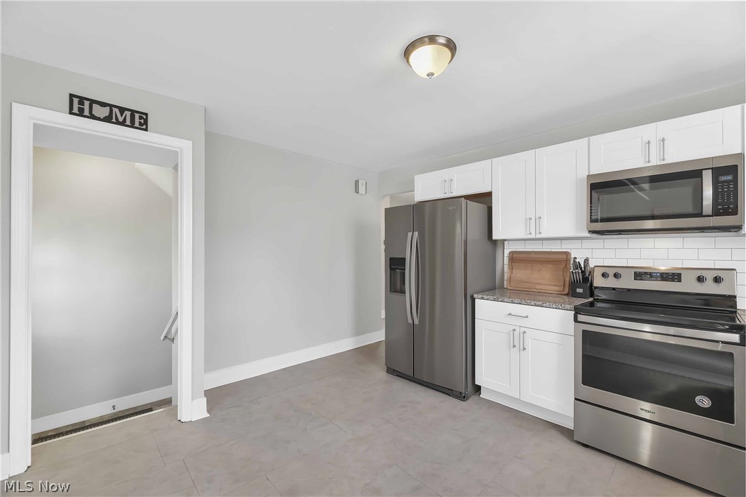 4478 Laurel Road Cleveland, OH 44121 - Photo 7 of 35