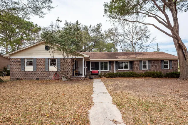 $2,800 | 1240 Oakcrest Drive, Charleston, SC 29412