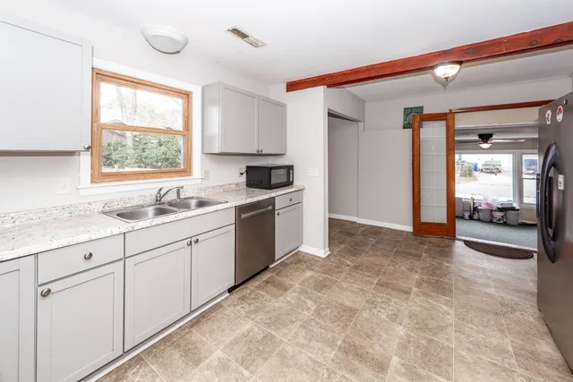 $2,800 | 1240 Oakcrest Drive, Charleston, SC 29412