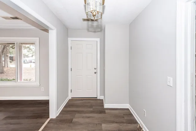 $2,800 | 1240 Oakcrest Drive, Charleston, SC 29412