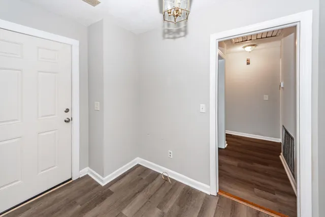 $2,800 | 1240 Oakcrest Drive, Charleston, SC 29412