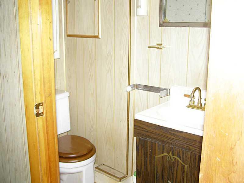 144 Murrysville Road Level Green, PA 15085 - Photo 20 of 25 Partial Bath. Lower Level Bath