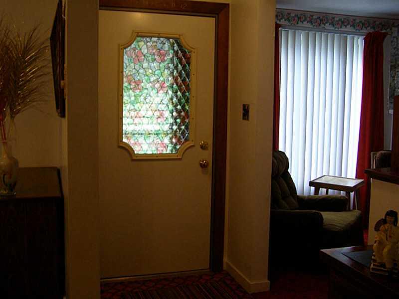 144 Murrysville Road Level Green, PA 15085 - Photo 5 of 25 Entry/Foyer. Decorative Glass Front door