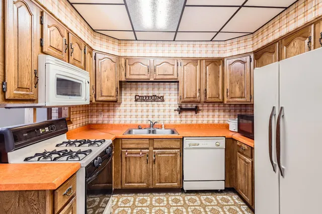 $339,000 | 1118 Marshall Avenue, St. Paul, MN 55104