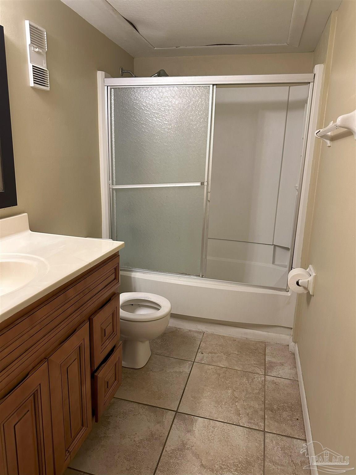 7150 Plantation Road, Unit 312 Pensacola, FL 32504 - Photo 21 of 23 Lovely Bathroom