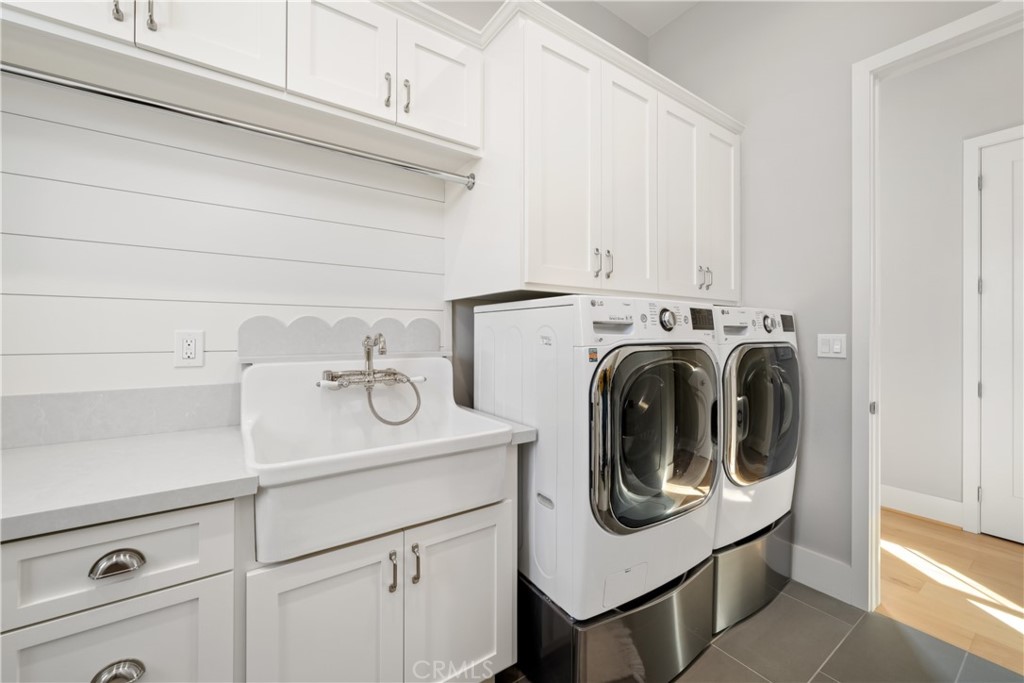 1594 Eucalyptus Road Nipomo, CA 93444 - Photo 54 of 75 a utility room with dryer and washer