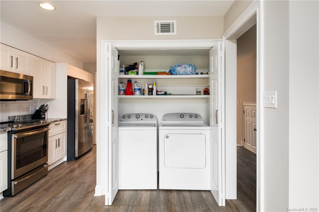 5809 Sharon Road, Unit E Charlotte, NC 28210 - Photo 11 of 48 Gallery Image 11