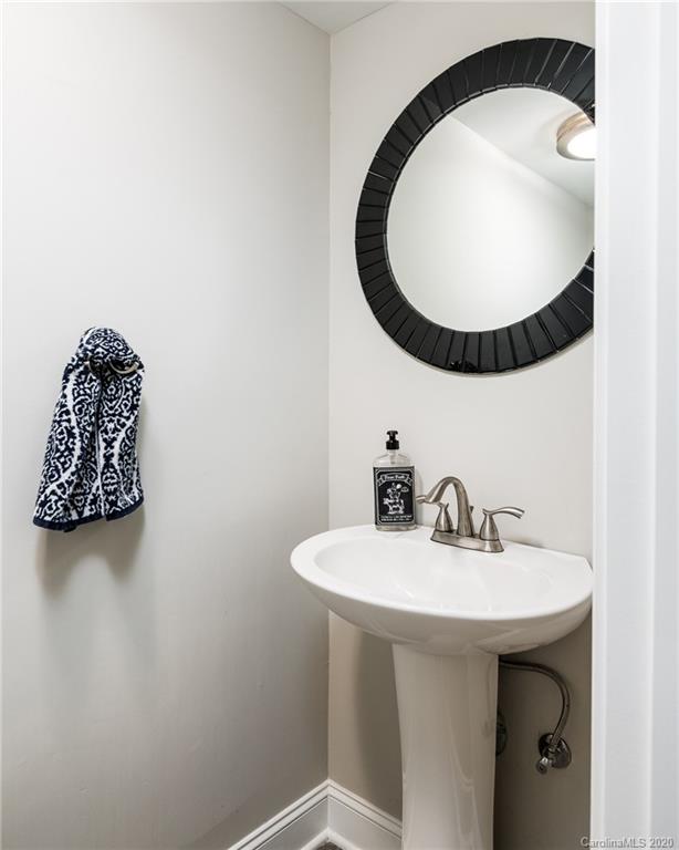 5809 Sharon Road, Unit E Charlotte, NC 28210 - Photo 19 of 48 Gallery Image 19