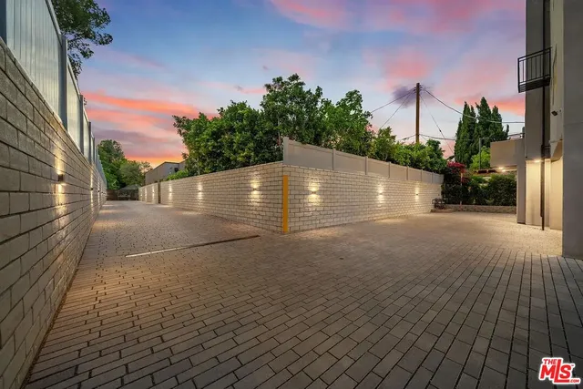 a view of a outdoor space