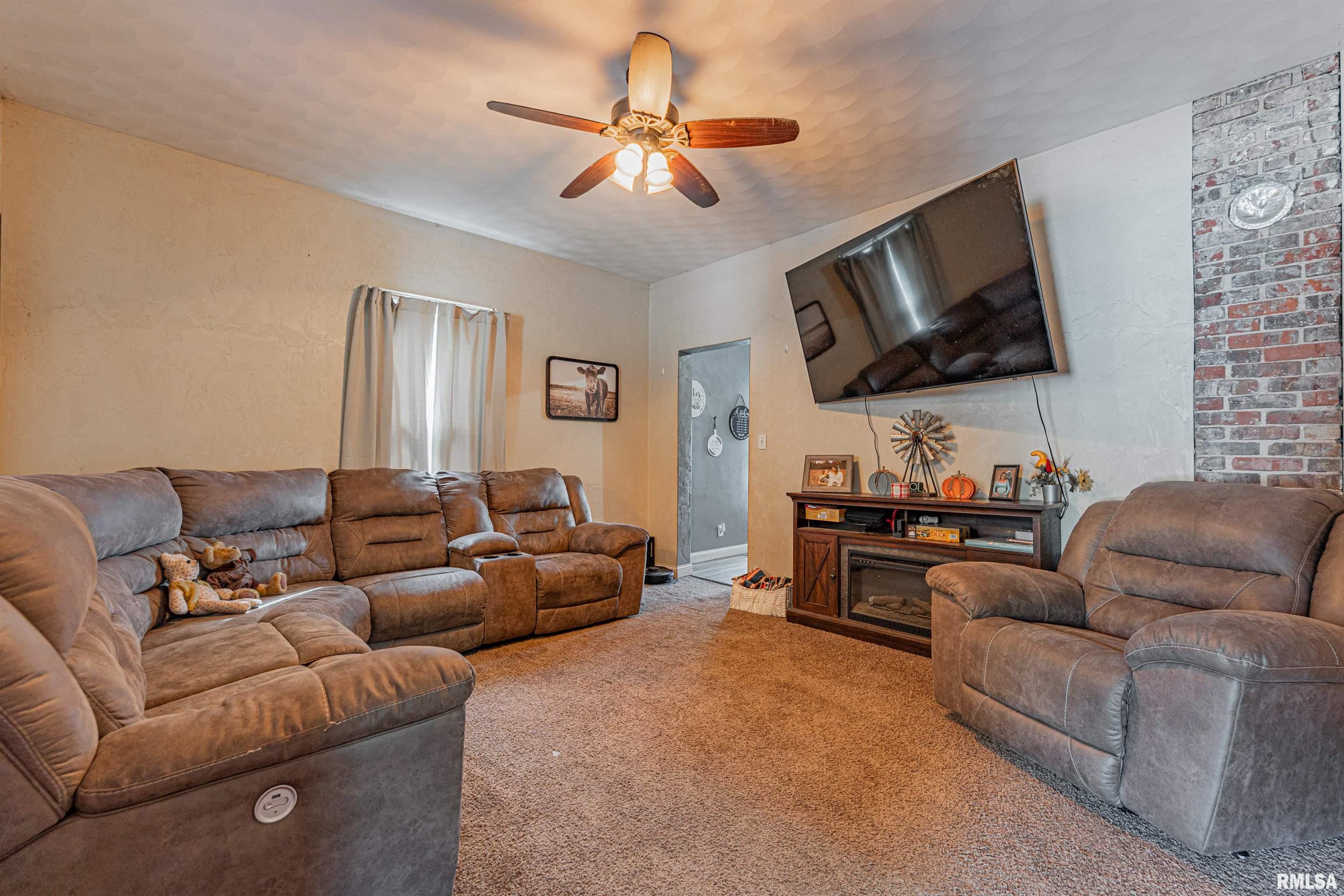 104 North Pear Topeka, IL 61567 - Photo 5 of 29 Gallery Image 5