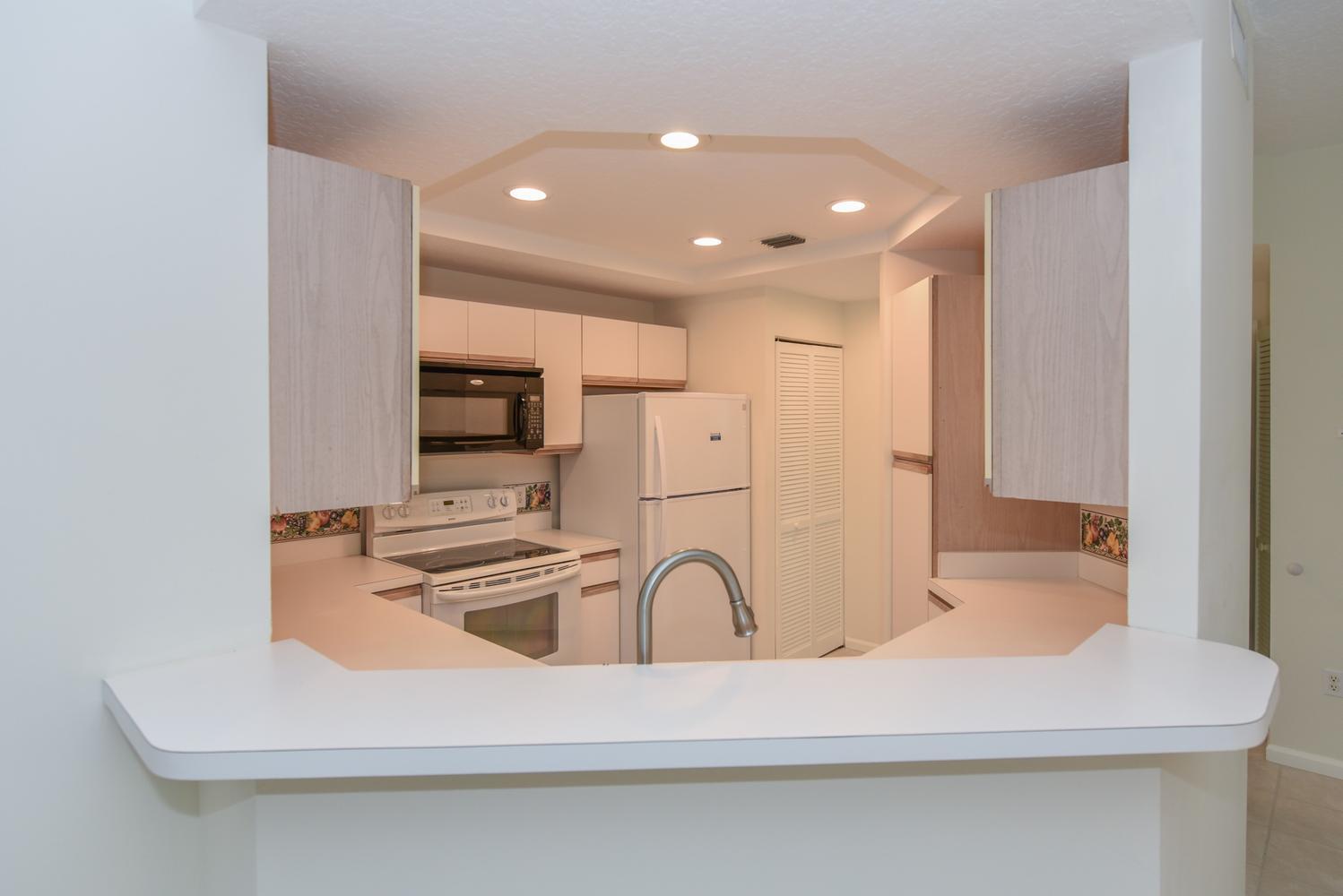 201 Muirfield Court, Unit 201E Jupiter, FL 33458 - Photo 9 of 28 012-004-201 Muirfield Ct-1498x1000