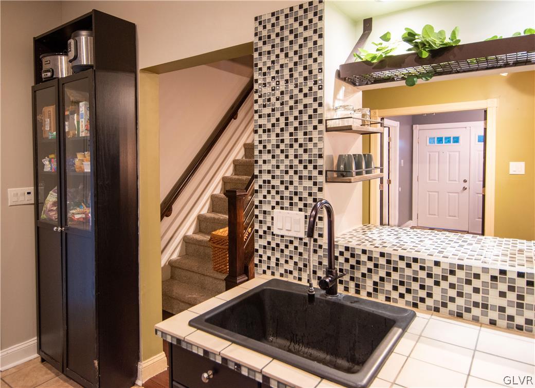 4282 Howertown Road Northampton, PA 18067 - Photo 8 of 27 Gallery Image 8