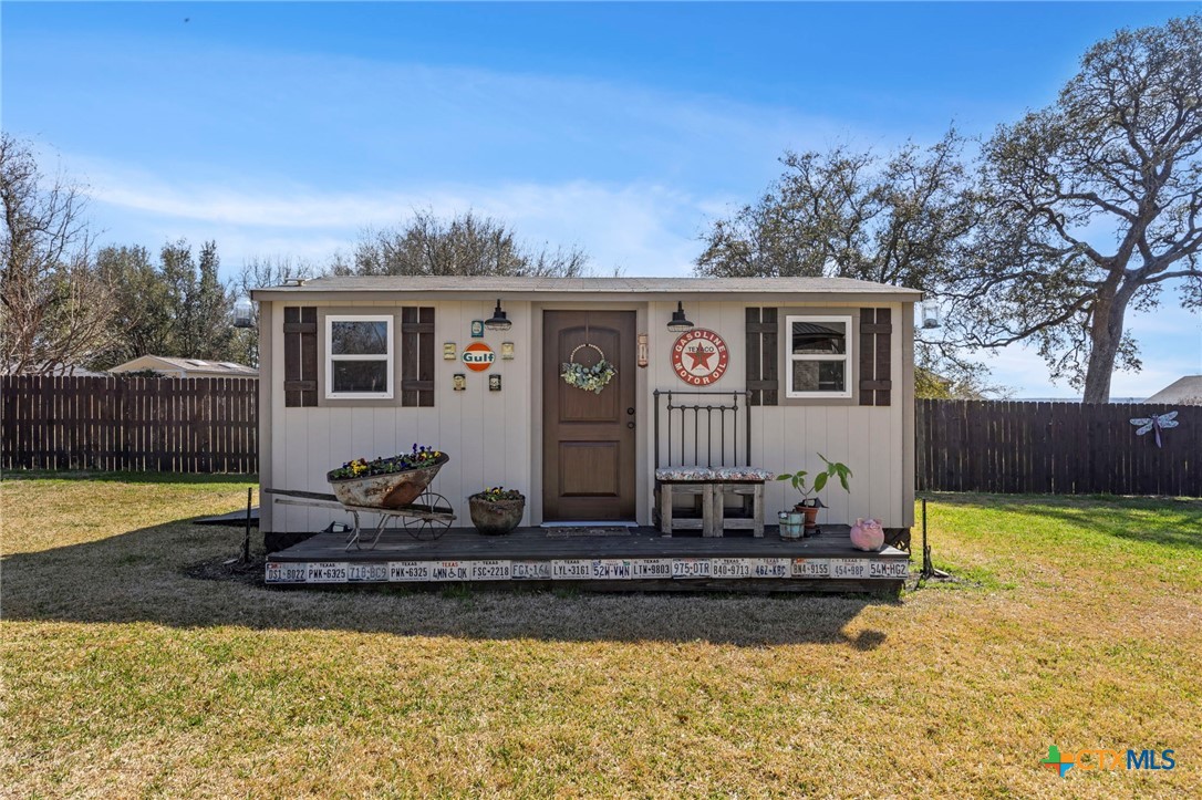 166 Mountain Rose Road Belton, TX 76513 - Photo 33 of 37 a front view of a house with garden