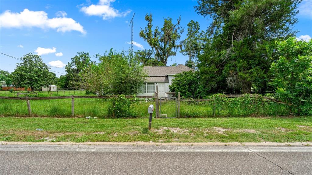 5698 Navarre Avenue Hampton, FL 32044 - Photo 2 of 10