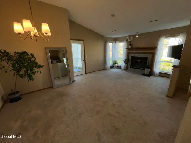 $199,900 | 622 Apex Lane, Troy, NY 12182