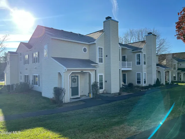 $199,900 | 622 Apex Lane, Troy, NY 12182