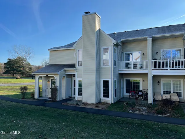 $199,900 | 622 Apex Lane, Troy, NY 12182