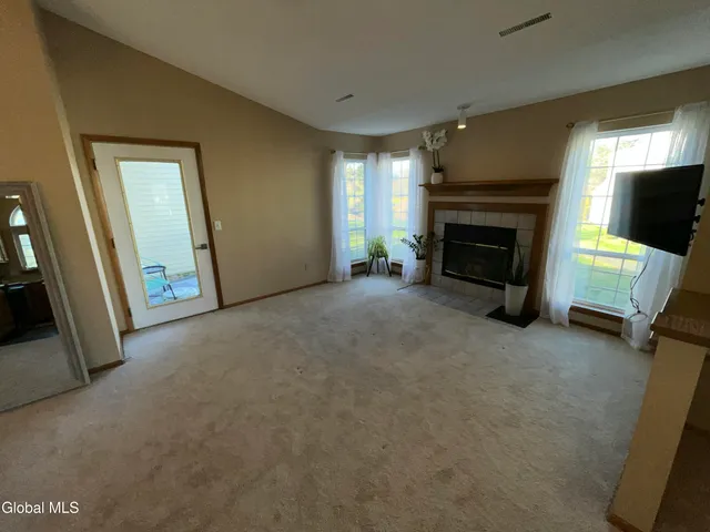 $199,900 | 622 Apex Lane, Troy, NY 12182