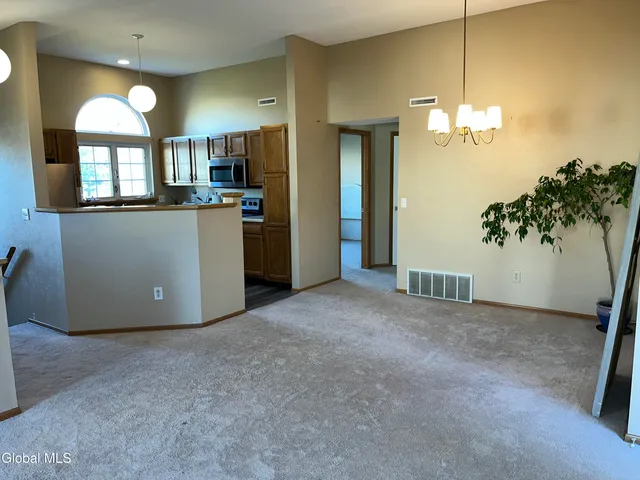 $199,900 | 622 Apex Lane, Troy, NY 12182