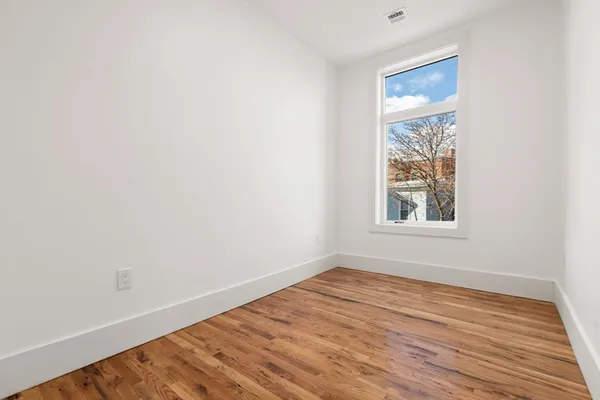 $4,700 | 120 Regent Street, Unit 4, Boston, MA 02119