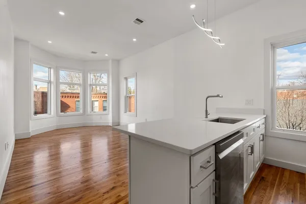$4,700 | 120 Regent Street, Unit 4, Boston, MA 02119
