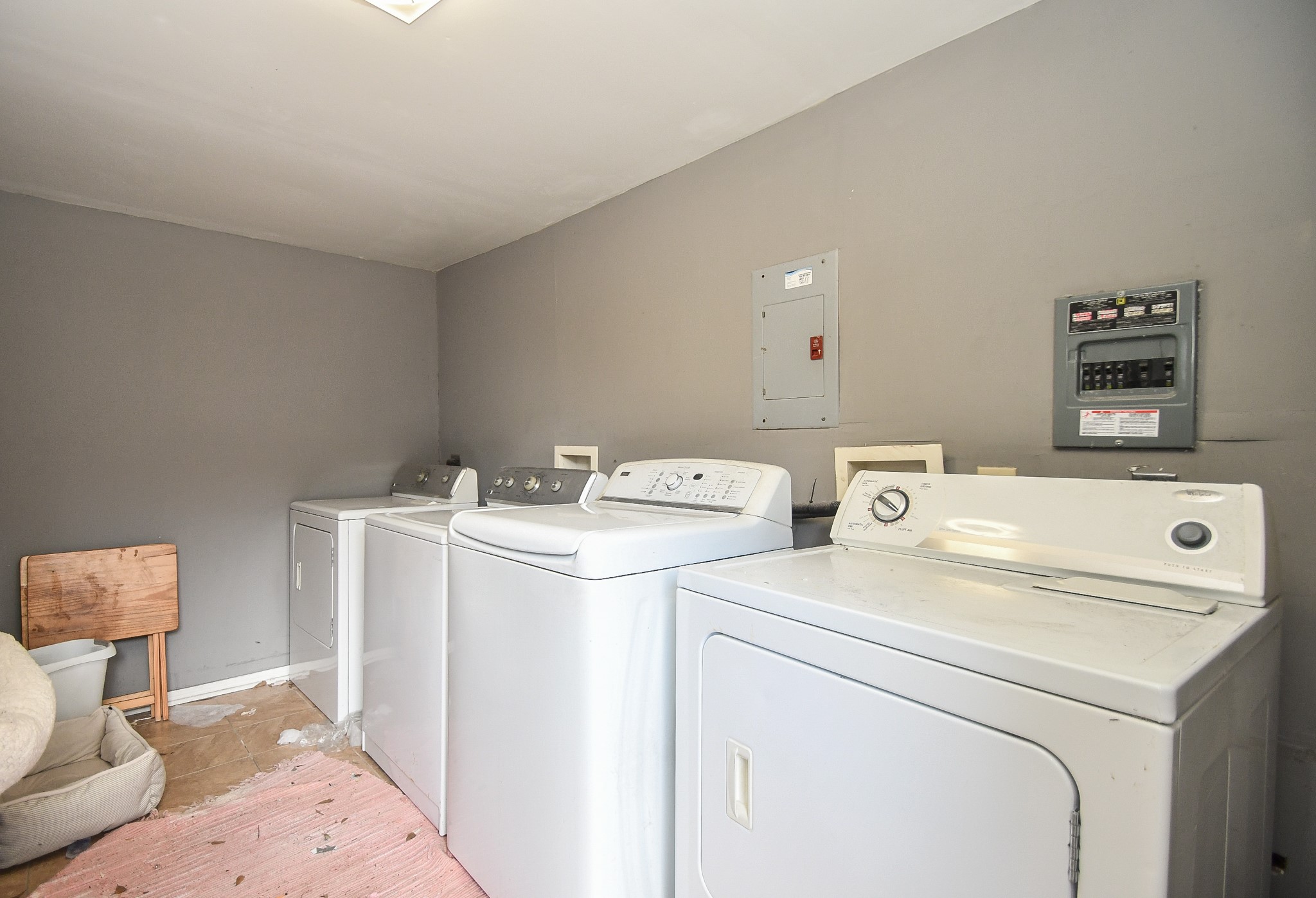 4623 Yupon Street, Unit 3 Houston, TX 77006 - Photo 18 of 18 a utility room with dryer and washer