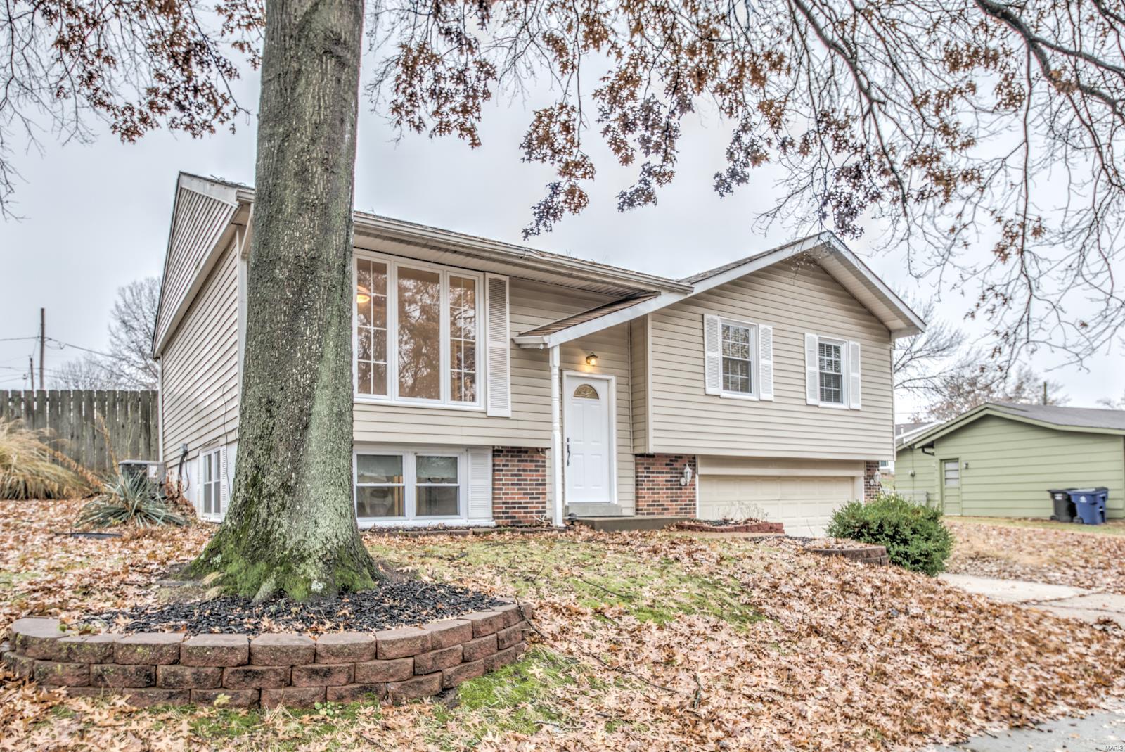 5816 Rabbit Run Drive St. Louis, MO 63129 - Photo 3 of 25 Gallery Image 3
