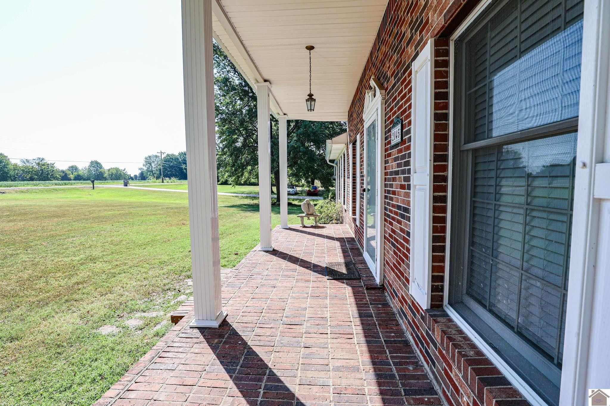 2045 South Friendship Road Paducah, KY 42003 - Photo 5 of 35 Front Porch