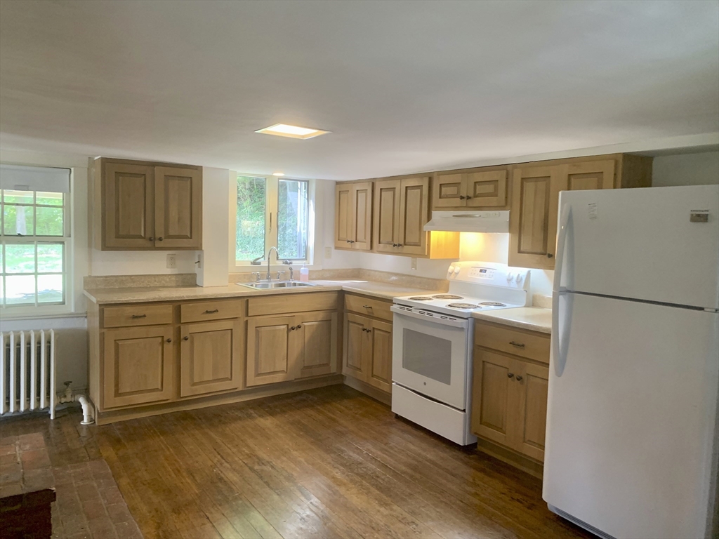663 Lexington Road Concord, MA 01742 - Photo 4 of 9