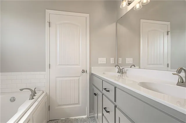 $439,900 | 6110 Northeast 118th Street, Kansas City, MO 64156